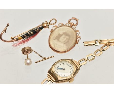 AN EARLY 20TH CENTURY, 9CT ROSE GOLD DOUBLE PHOTO LOCKET AND OTHER ITEMS, oval form with scrolling detail and bail, hallmarke