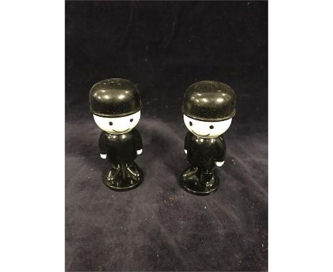 Home Pride vintage salt and pepper pots