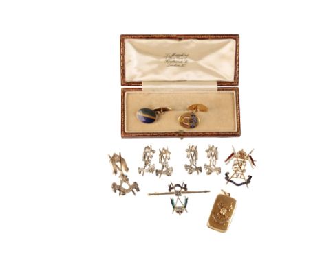 16th QUEEN LANCERS HALLMARKED CAP BADGE; four 16th Queens Lancers Collar Dogs; a yellow-metal Vesta Case bearing the insignia