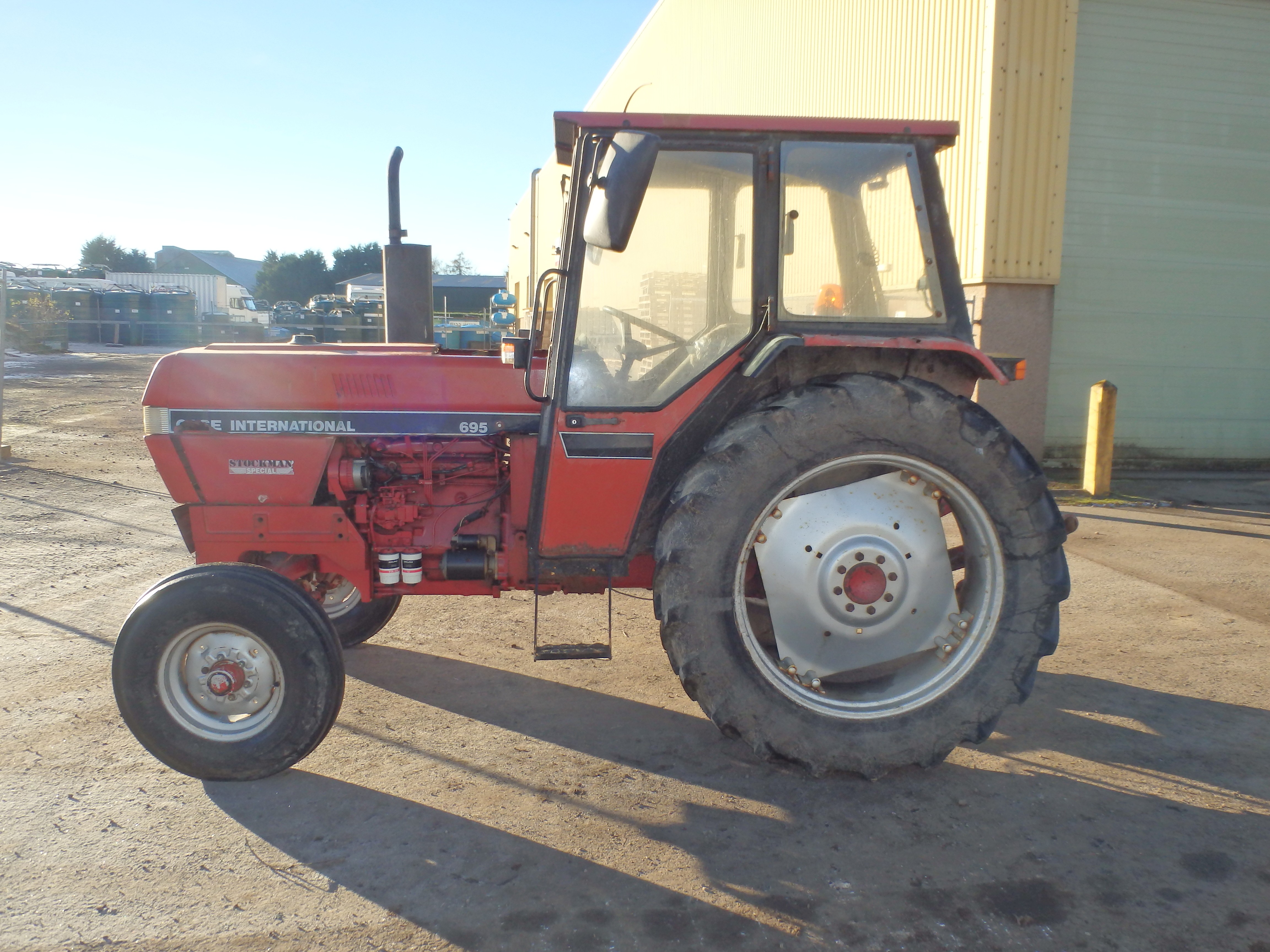 2000 CASE INTERNATIONAL, 695 STOCKMAN TRACTOR, REG L176LAO, SN