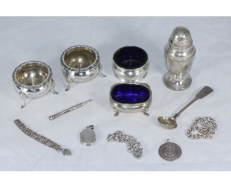 A collection of assorted silver items comprising a pepper shaker, hallmarked Birmingham, 1931, a pair of open salts by Atkin 