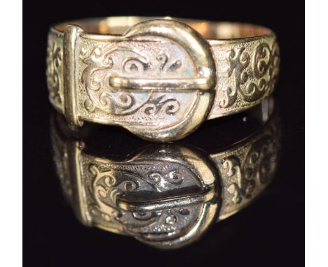 A 9ct gold buckle ring, 3.3g, size S