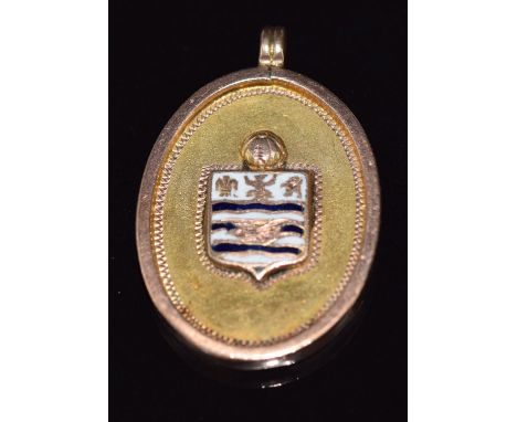 Art Deco 9ct gold&nbsp;pendant/ medallion with enamel shield decoration, 5g, 2.5cm&nbsp;