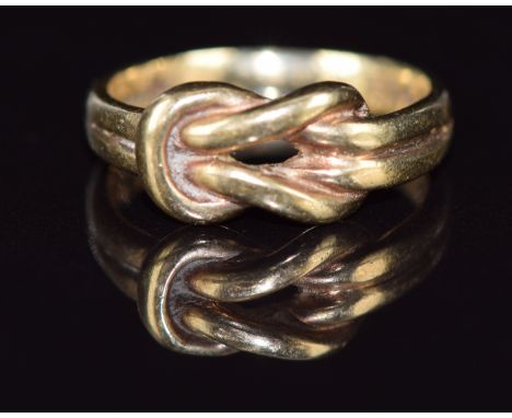 A 9ct gold knot ring, 2.6g, size H
