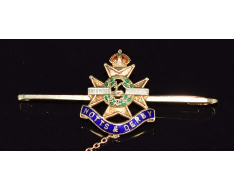 A&nbsp;9ct gold brooch set with enamel 'Sherwood Foresters', 5g, 5cm