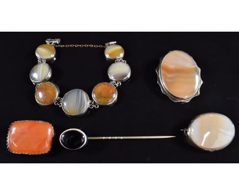 Victorian banded agate stick pin, Victorian agate bracelet and three Victorian brooches set with agate