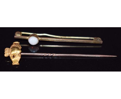 An 18ct &amp; 9ct gold Claddagh&nbsp;stick pin and a 9ct gold brooch set with an opal, 3.2g