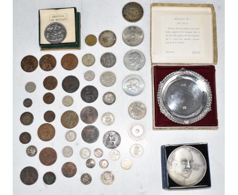 A quantity of UK coinage including small silver content, Queen Victoria onwards, George VI 1937 crown etc together with an Au