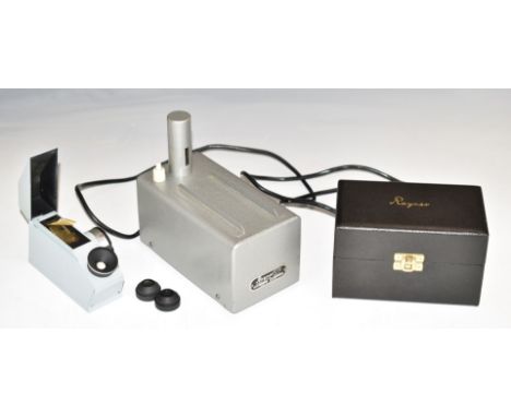 Rayner refractometer and light