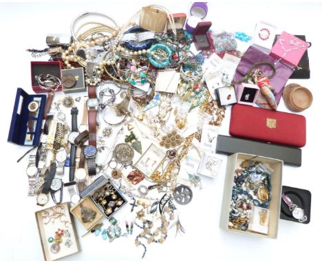 A collection of jewellery including Monet earrings, Miracle pendants, Hollywood necklace and earrings, faux pearls, vintage b