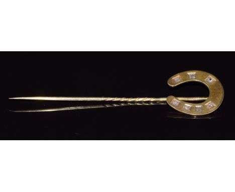 Victorian stick pin in the form of a horseshoe set with rose cut diamonds, 5.7g, 8cm