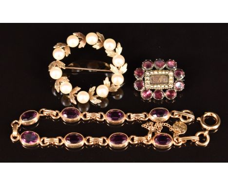 A&nbsp;9ct gold and pearl brooch (6.2g), garnet and seed pearl mourning brooch and gold plated bracelet