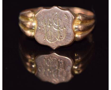 A 9ct rose gold signet ring, Chester 1916, 2.6g, size R