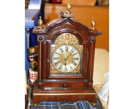 MAHOGANY CASED STRIKING MANTLE CLOCK     
