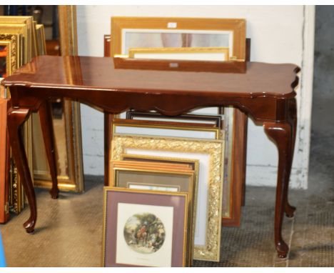 QUANTITY VARIOUS FRAMED PICTURES &amp; MODERN MAHOGANY EFFECT CONSOLE TABLE     