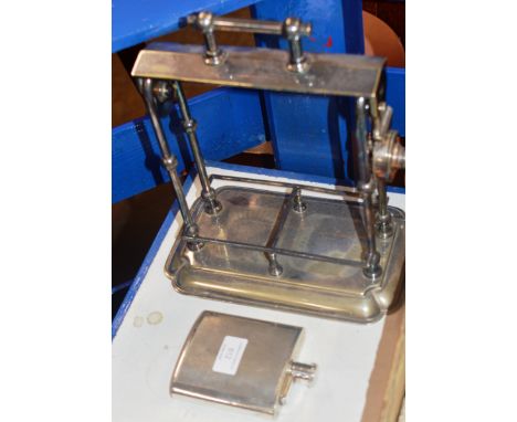 EP HIP FLASK AND EP 2 DIVISION TANTALUS STAND     