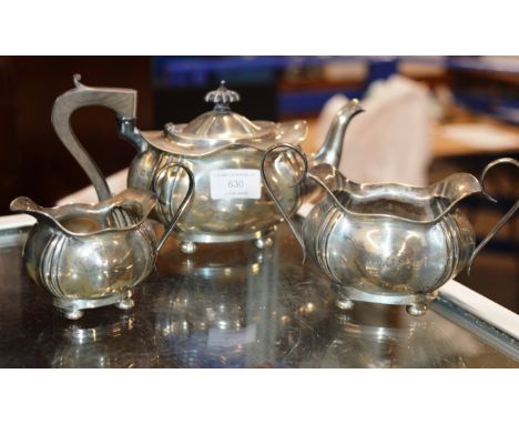 3 PIECE GLASGOW STERLING SILVER TEA SERVICE, BY R &amp; W SORLEY &amp; DATED 1910 - APPROXIMATE WEIGHT = 587 GRAMS     