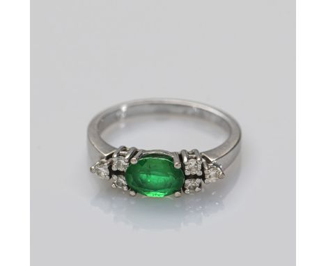 Ring mit Smaragd-Doublette20. Jhdt.RM 53585 WG, kleine Diamanten, Smaragd. Ca. 3,8 gr.