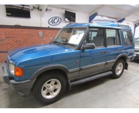 Make &amp; Model: Land Rover Discovery XS TDiDate of Reg: R129 WHLColour: Bluecc: 2495MoT: 25-11-2014Fuel Type: DIESELMileage