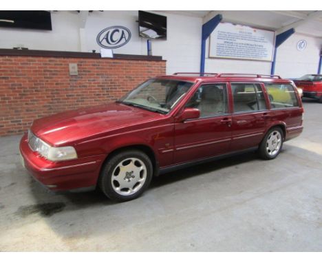 Make &amp; Model: Volvo 960 24VDate of Reg: YNX 720Colour: Marooncc: 2922MoT: 25-05-2022Fuel Type: PETROLMileage: 143KTransmi