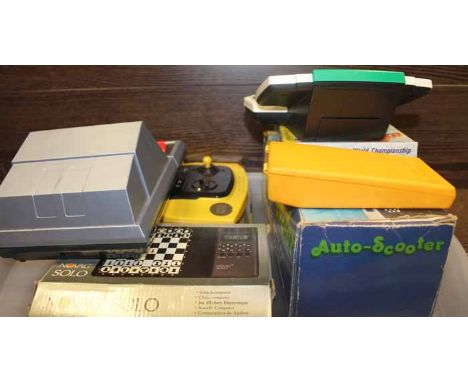 COLLECTION OF 1980s RETRO VINTAGE HAND HELD COMPUTER GAMES
including Tomy, Systema, etc