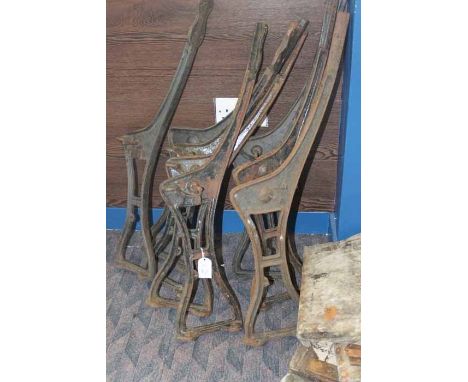 SET OF VINTAGE WROUGHT IRON GARDEN BENCHES
unbuilt