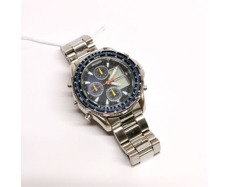 A gent's Sekonda chronometer wristwatch.