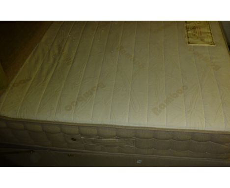 Double divan bed 