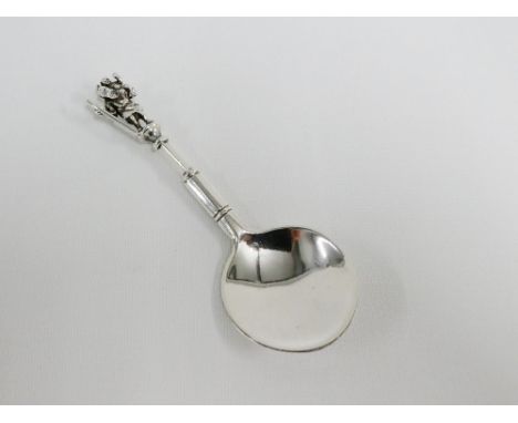 Edwardian Scottish silver caddy spoon with makers marks for John Maitland Talbot,  Edinburgh 1905, 10cm long 