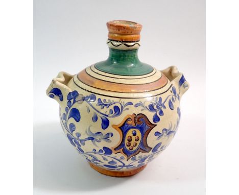 A Cantagalli maiolica vase decorated blue scrolling foliage, 16cm