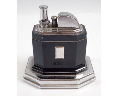 A Ronson Touch-Tip Art Deco lighter, 9cm
