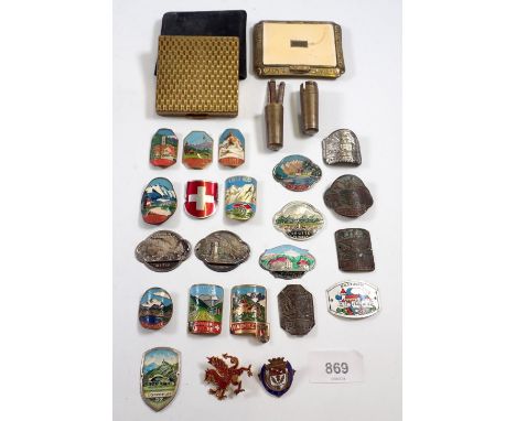 Two compacts, a brass travel corkscrew and various walking stick badges