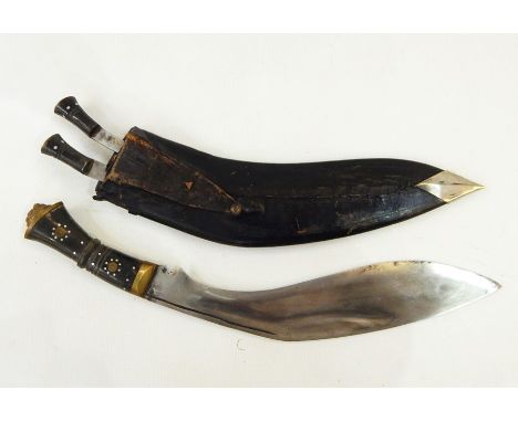 Gurka kukri knife with horn handle and leather scabbard 