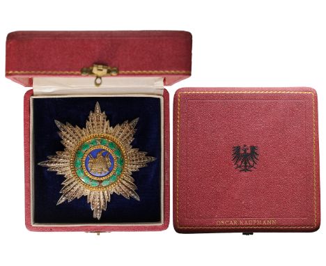 Grand Cross Star, 1st Class, 1st Type, instituted in 1925. Breast Star, 79 mm, Silver with brilliant cut rays, central medall