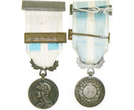 Breast Badge, 27 mm, Silver, original suspension ring and ribbon with "Maroc, Indochine" clasps. Rare! II R!