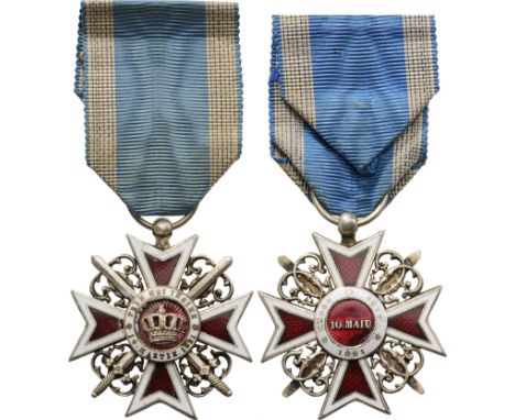 Knight 's Cross, 1st Model, Miltary. Breast Badge, 47 mm, Silver, both sides enameled, original ring and ribbon. I-
