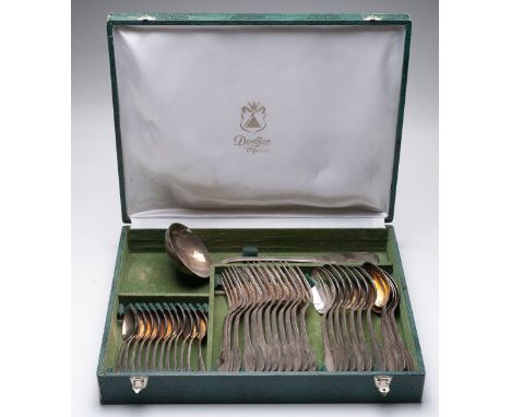 Service part of silver plated table cutlery consisting of 12 forks, 11 spoons, 12 dessert spoons and a ladle. Model with spat