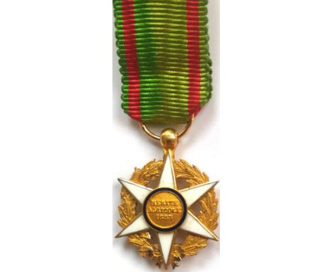 Officer`s Cross, Luxury Model, instituted in 1883. Breast Badge Miniature, 18x14 mm, Gold, both central medallions GOLD ename