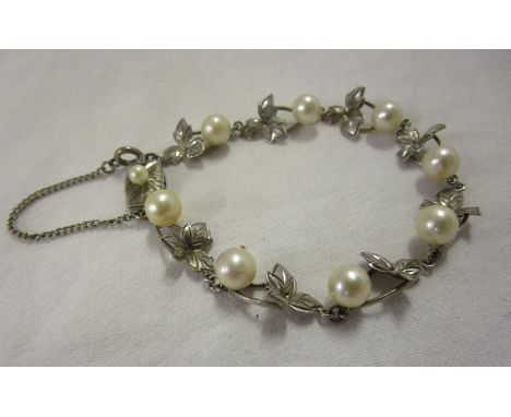 Vintage silver pearl set ivy bracelet