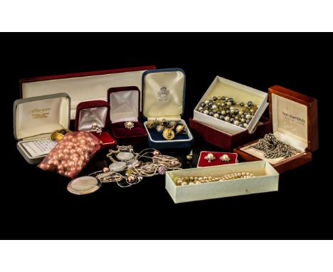 Box of Vintage &amp; Modern Costume Jewellery comprising pendants; earrings; chains; necklaces; a collection of vintage brooc