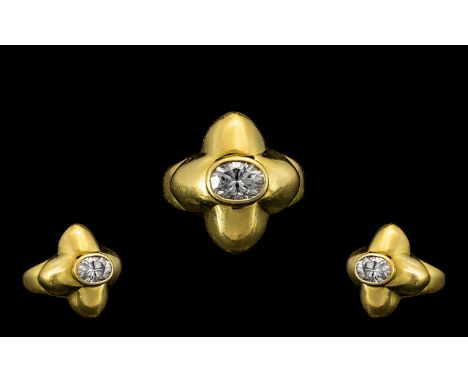 Contemporary Designed 18ct Gold - Attractive Single Stone Diamond Set Ring - Rubover Setting, Excellent Colour, Est Weight 0.