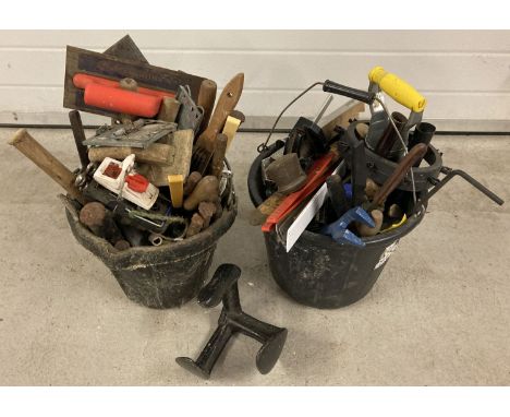 2 buckets of assorted small hand tools. To include: hammers, cold chisels, floats, rules and screwdrivers. Together with a vi