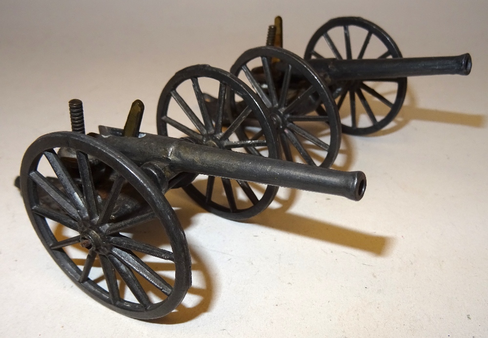 Britains Royal Artillery Guns two FIRST VERSION, closed trail, fumed ...