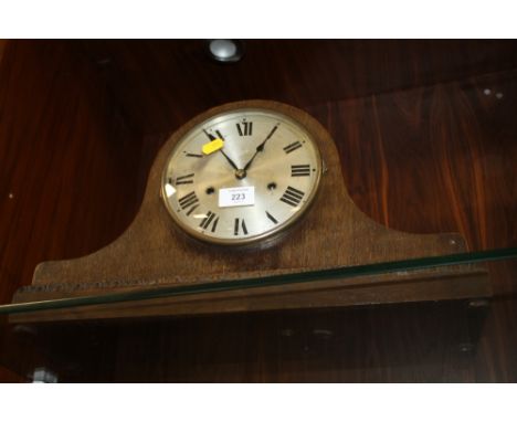 A VINTAGE NAPOLEON HAT MANTLE CLOCK