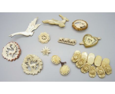 A collection of vintage plastic jewellery 