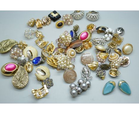 Assorted vintage clip-on earrings 
