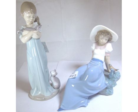 LLADRO GIRLS. Two Lladro girl figurines