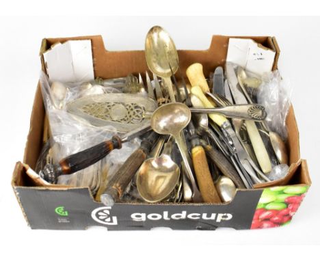 A quantity of silver plated cutlery and flatware to include a pierced fish slice with shell finial, Kings Pattern table forks