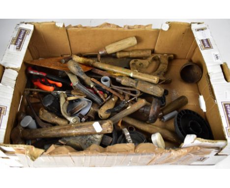 A quantity of tools to include hammers, etc, together with a quantity of tools contained within a green painted metal tool bo