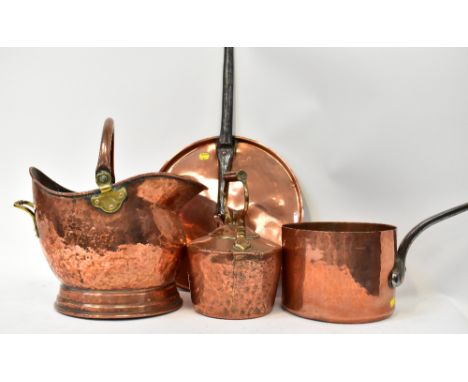 Various items of antique and vintage brass and copper to include a 19th century copper kettle with acorn finial to lid, S-ben